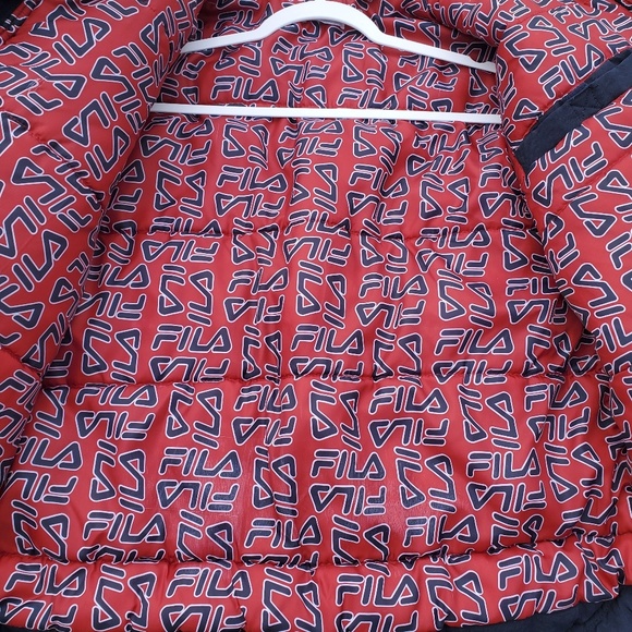 🔥sold🔥Hooded FILA Puffer Coat--Embroidered! - Picture 4 of 8